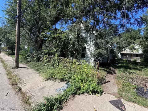 5053 Pershing Ave, Cleveland, OH 44127