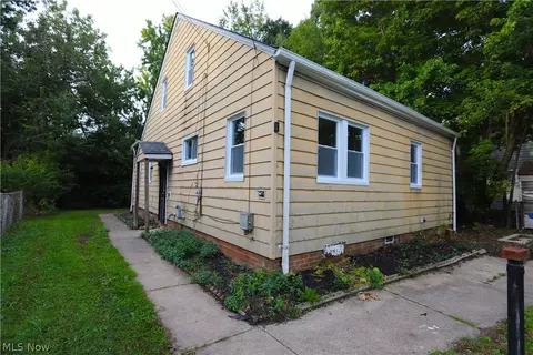 10502 Park Heights Rd, Cleveland, OH 44104