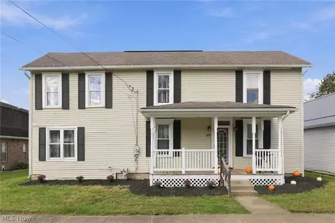 49 W 8th St, Dresden, OH 43821