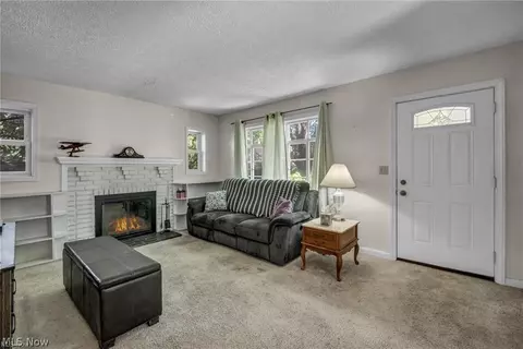 Living - 8375 Nowlen St, Mentor, OH 44060 photo 2 of 2