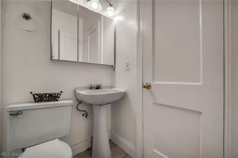 Bath - 8375 Nowlen St, Mentor, OH 44060 photo 3 of 3