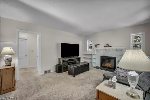 Living - 8375 Nowlen St, Mentor, OH 44060 photo 1 of 2