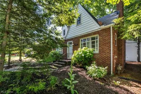 Exterior - 8375 Nowlen St, Mentor, OH 44060 photo 3 of 10