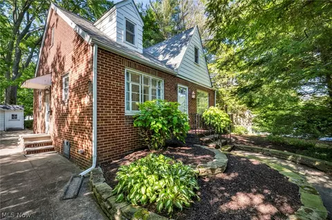 Exterior - 8375 Nowlen St, Mentor, OH 44060 photo 2 of 10