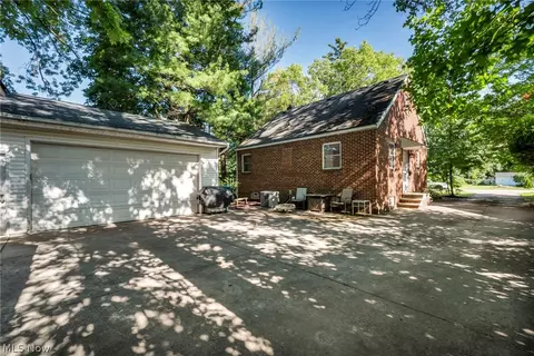 Exterior - 8375 Nowlen St, Mentor, OH 44060 photo 5 of 10