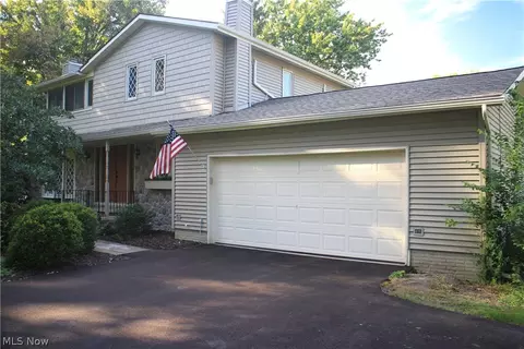 Exterior - 42820 Dellefield Rd, Elyria, OH 44035 photo 11 of 13
