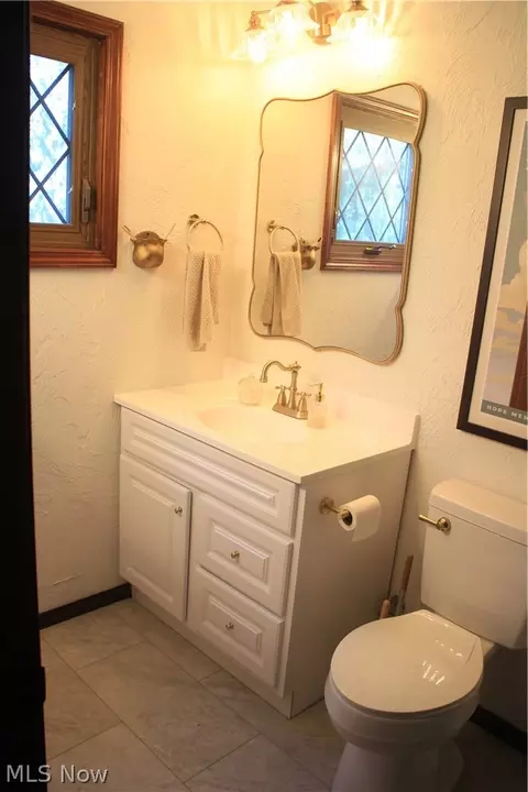 Bath - 42820 Dellefield Rd, Elyria, OH 44035 photo 1 of 6