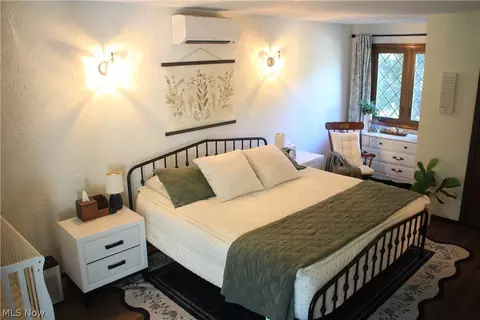 Bedroom - 42820 Dellefield Rd, Elyria, OH 44035 photo 1 of 5