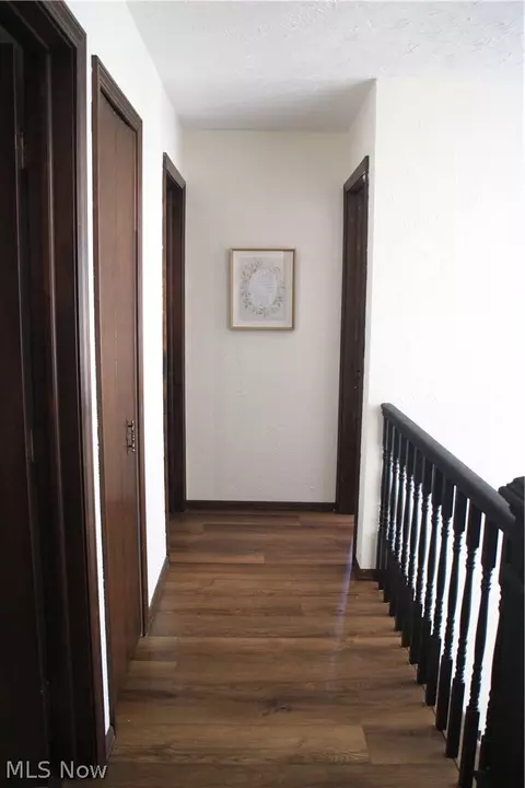 Entry Way - 42820 Dellefield Rd, Elyria, OH 44035 photo 5 of 6
