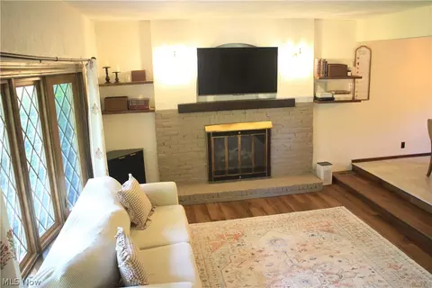 Living - 42820 Dellefield Rd, Elyria, OH 44035 photo 1 of 2