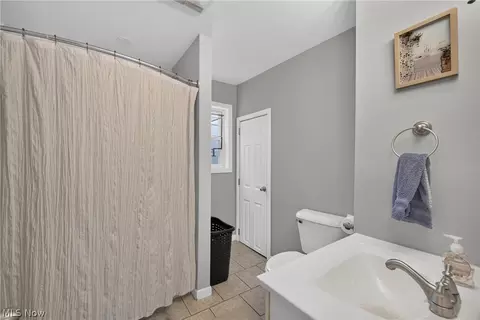 Bath - 1801 Myrtle Ave, Ashtabula, OH 44004 photo 1 of 1