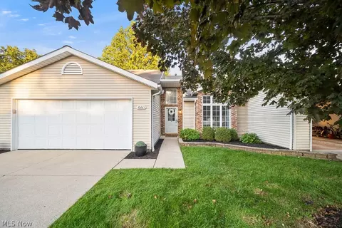 10663 Stapleton Dr, Strongsville, OH 44136