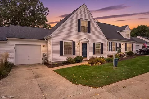3414 E Prescott Cir, Cuyahoga Falls, OH 44223