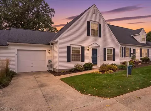 3414 E Prescott Cir, Cuyahoga Falls, OH 44223