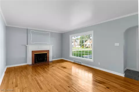 Living - 233 Oakley Ave, Boardman, OH 44512 photo 1 of 2
