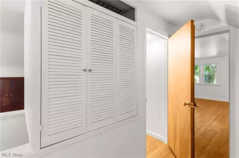 Entry Way - 233 Oakley Ave, Boardman, OH 44512 photo 2 of 2