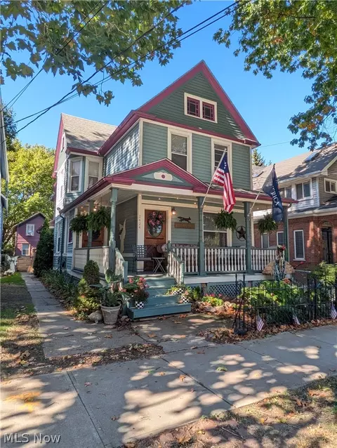 2424 W 10th St, Cleveland, OH 44113