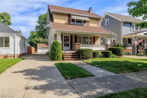 8028 Dresden Ave, Parma, OH 44129