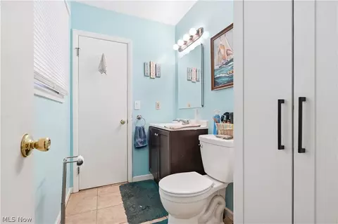 Bath - 110 E 252nd St, Euclid, OH 44132 photo 2 of 2