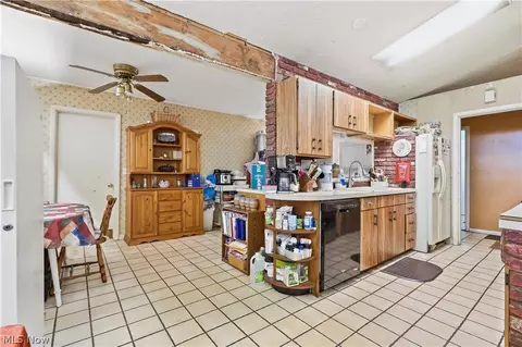 Kitchen - 110 E 252nd St, Euclid, OH 44132 photo 2 of 3