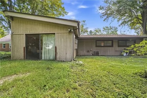 Exterior - 110 E 252nd St, Euclid, OH 44132 photo 8 of 10