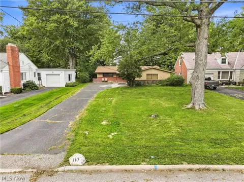 Exterior - 110 E 252nd St, Euclid, OH 44132 photo 2 of 10