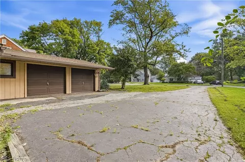 Exterior - 110 E 252nd St, Euclid, OH 44132 photo 10 of 10