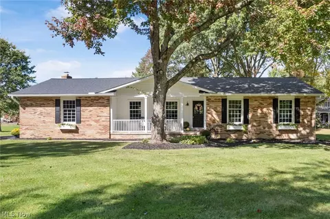 7566 Wake Robin Dr, Hudson, OH 44236