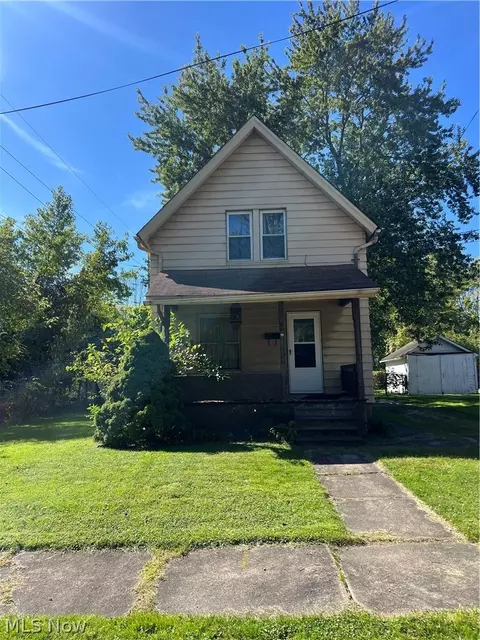 422 Iddings Ave SE, Warren, OH 44483