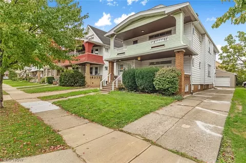 2126 Chesterland Ave, Lakewood, OH 44107