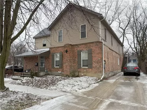 140 School St, Elyria, OH 44035