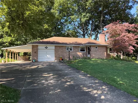 633 Fairview Pl, Alliance, OH 44601