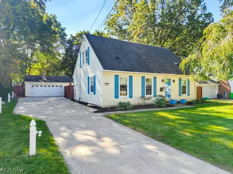 Exterior - 113 Pinehurst Rd, Munroe Falls, OH 44262 photo 2 of 6