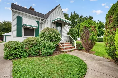 13113 Saint James Ave, Cleveland, OH 44135
