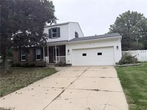 1969 Willowdale Dr, Stow, OH 44224