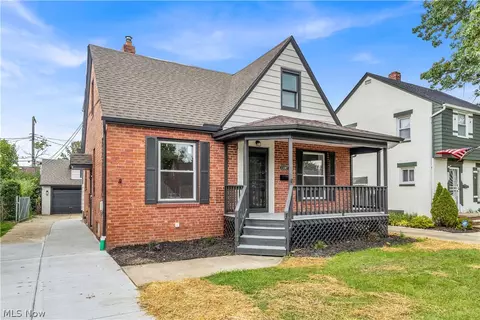 13307 Grannis Rd, Garfield Heights, OH 44125