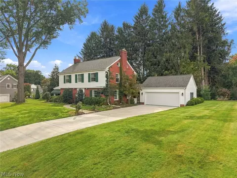 302 Summit St SW, North Canton, OH 44720