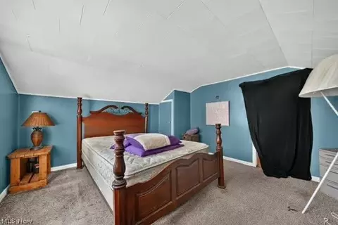 Bedroom - 1227 W 3rd St, Ashtabula, OH 44004 photo 6 of 6