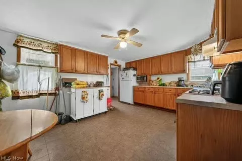 Kitchen - 1227 W 3rd St, Ashtabula, OH 44004 photo 2 of 2