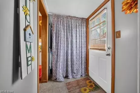 Entry Way - 1227 W 3rd St, Ashtabula, OH 44004 photo 1 of 5