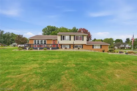 1708 Coventry Ave NE, Warren, OH 44483