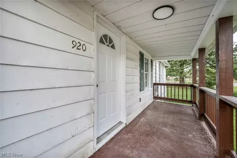 Exterior - 920 E 39th St, Lorain, OH 44055 photo 4 of 7