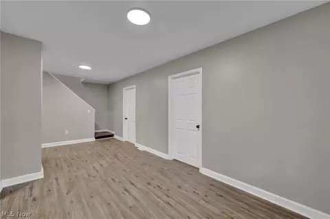 Entry Way - 920 E 39th St, Lorain, OH 44055 photo 7 of 11