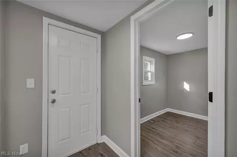 Entry Way - 920 E 39th St, Lorain, OH 44055 photo 9 of 11