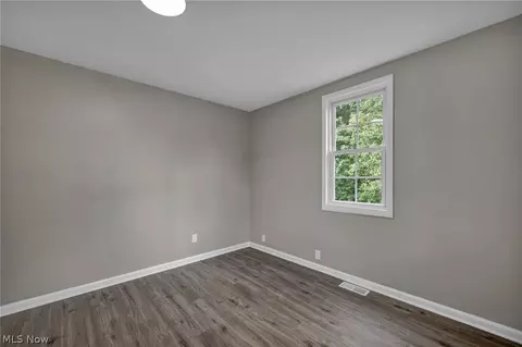 Bedroom - 920 E 39th St, Lorain, OH 44055 photo 4 of 14