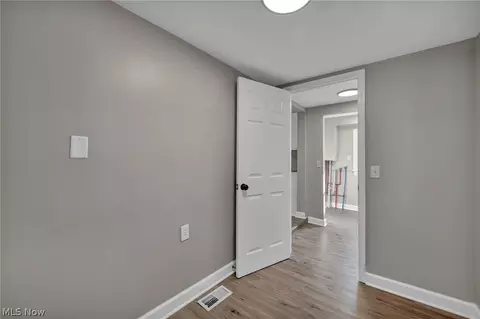 Entry Way - 920 E 39th St, Lorain, OH 44055 photo 10 of 11