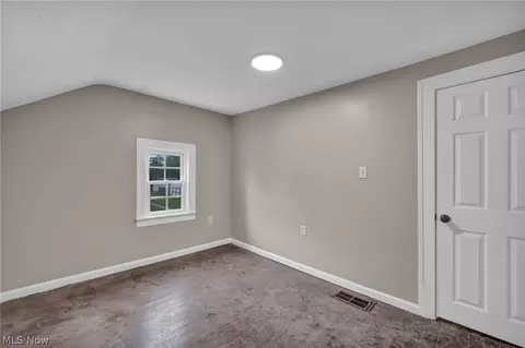 Bedroom - 920 E 39th St, Lorain, OH 44055 photo 8 of 14