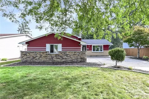 3637 Hunter Dr, North Olmsted, OH 44070