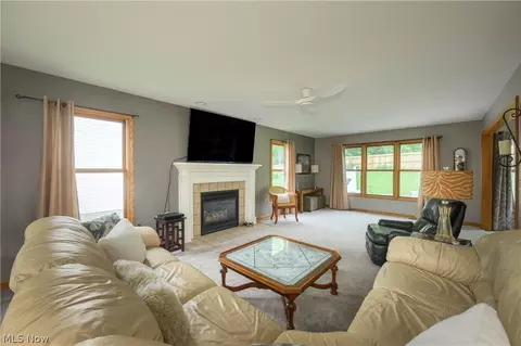 Living - 1150 Rolena Cir NW, Canton, OH 44708 photo 3 of 4