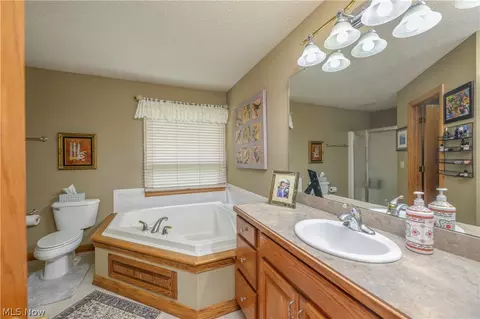 Bath - 1150 Rolena Cir NW, Canton, OH 44708 photo 3 of 4